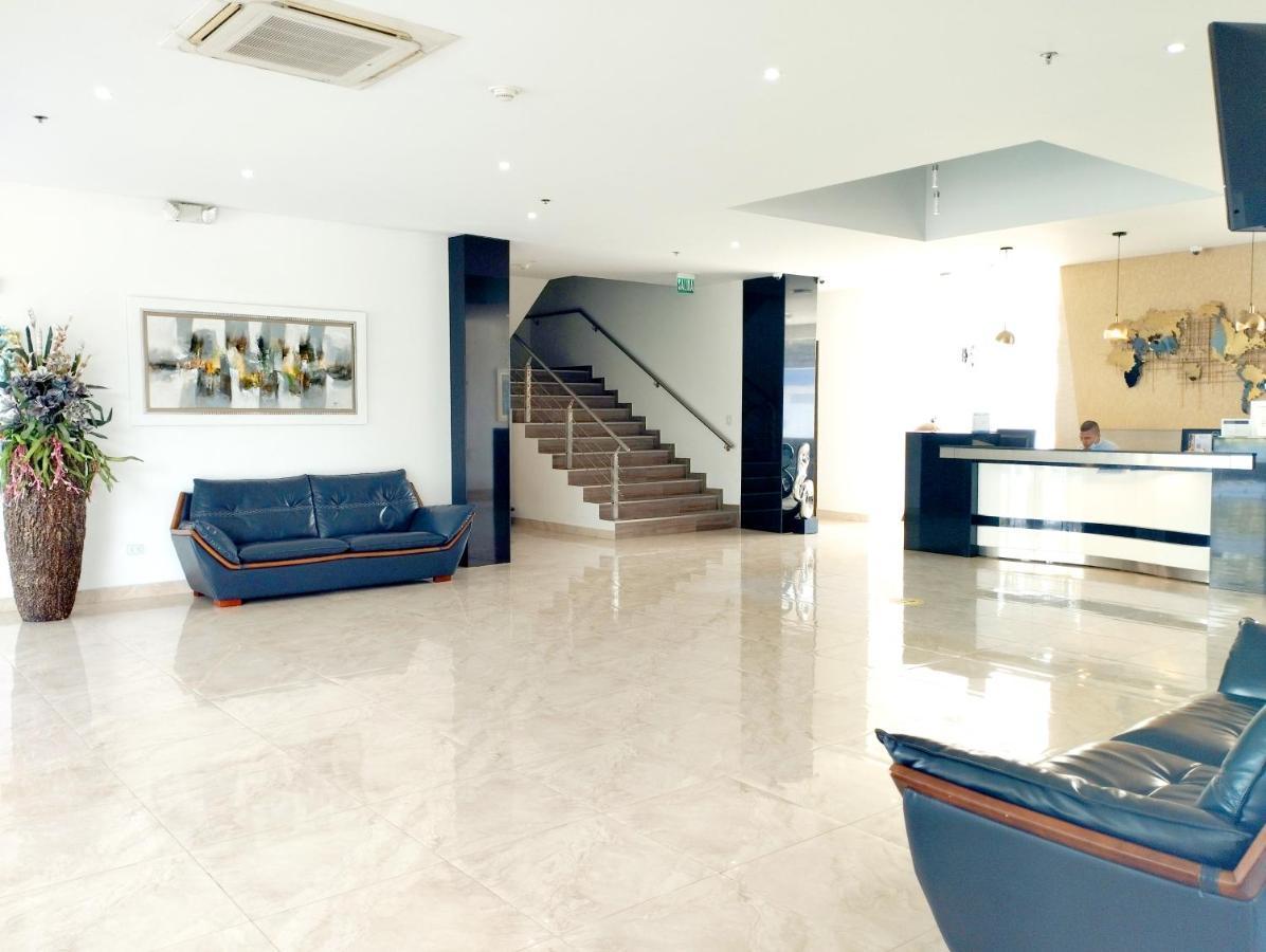 Hotel Royal Elim International Кали Екстериор снимка Lobby
