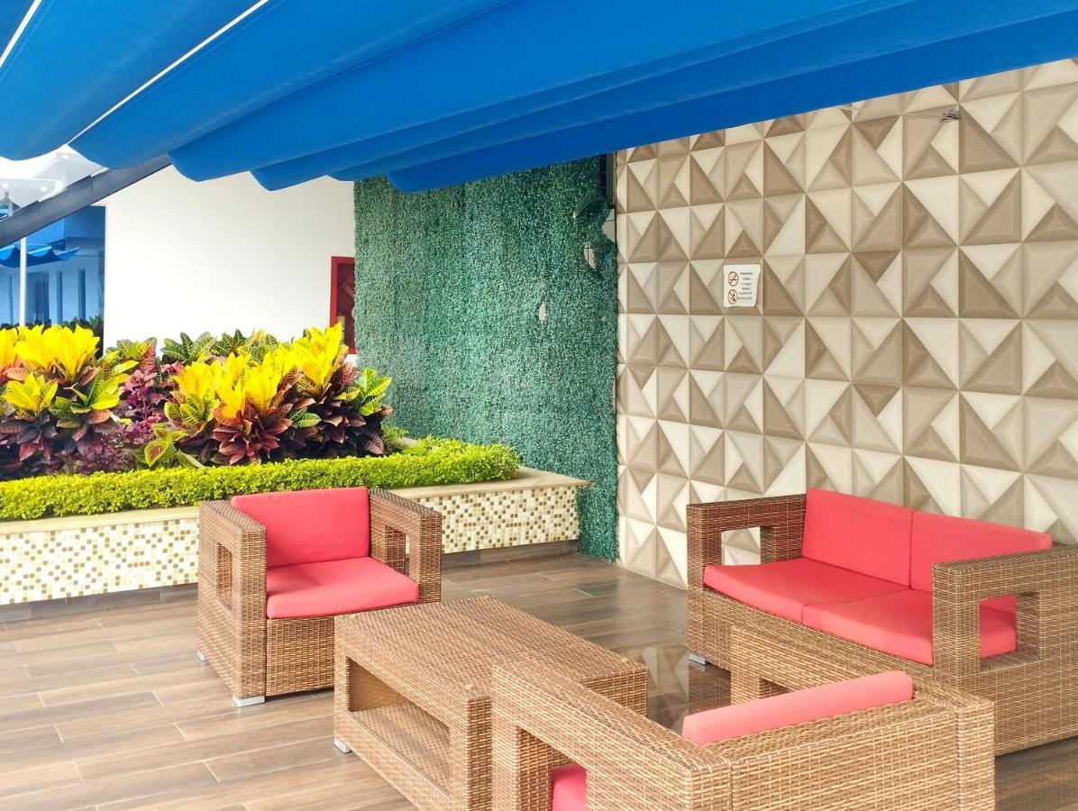 Hotel Royal Elim International Кали Екстериор снимка The Sky Lounge