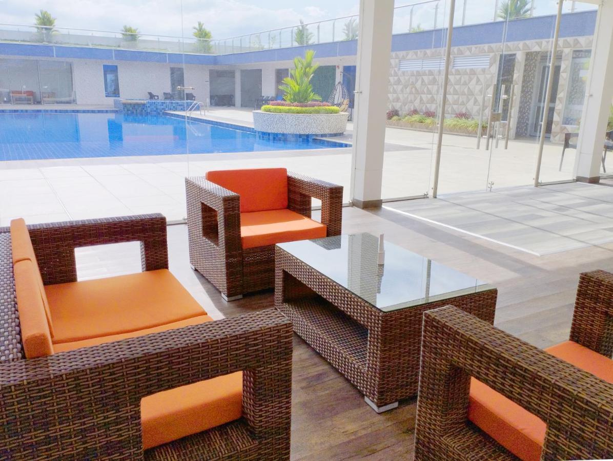 Hotel Royal Elim International Кали Екстериор снимка WOVEN PE rattan