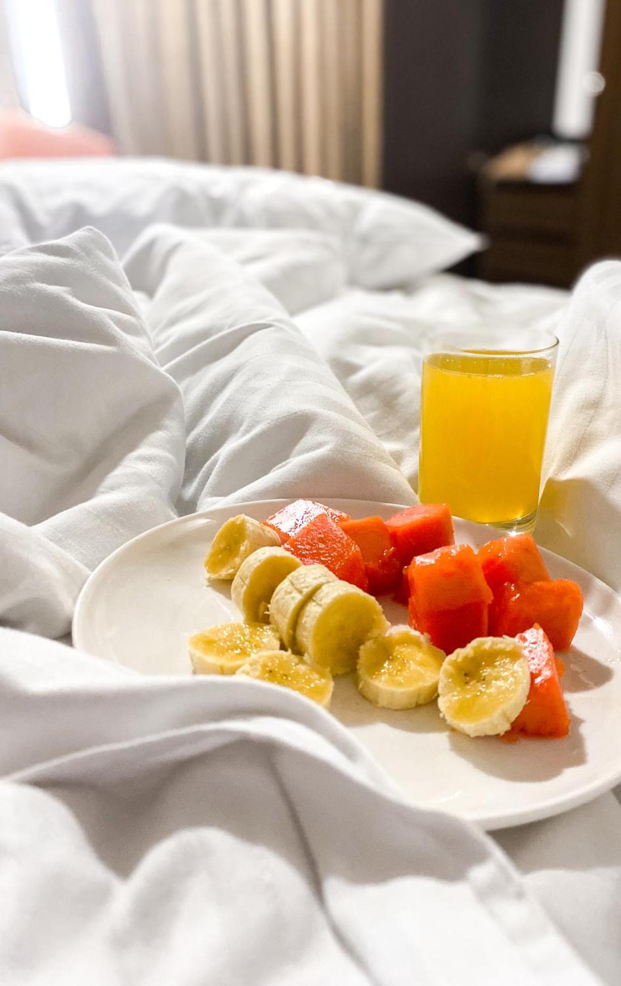 Hotel Royal Elim International Кали Екстериор снимка Fruit and juice