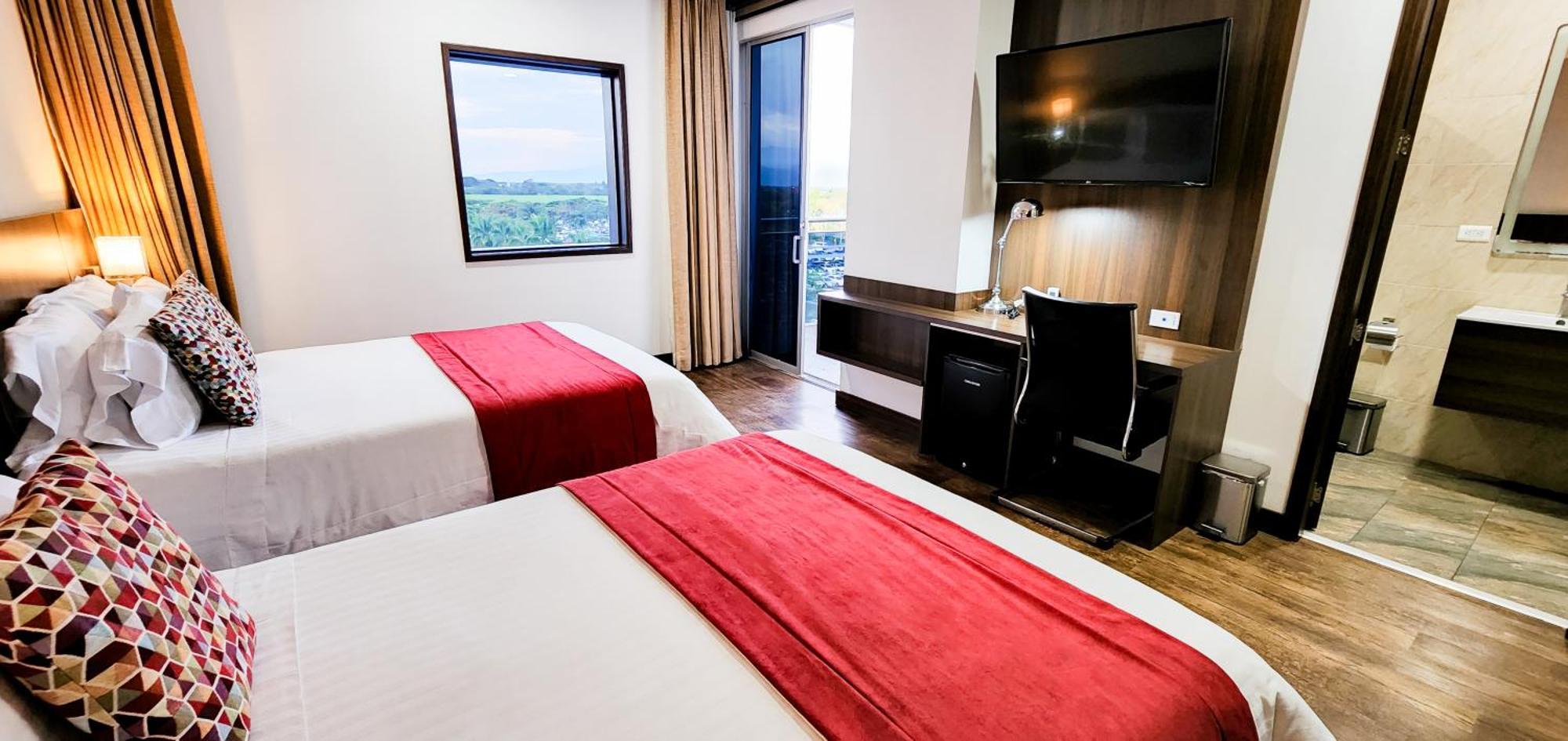 Hotel Royal Elim International Кали Екстериор снимка