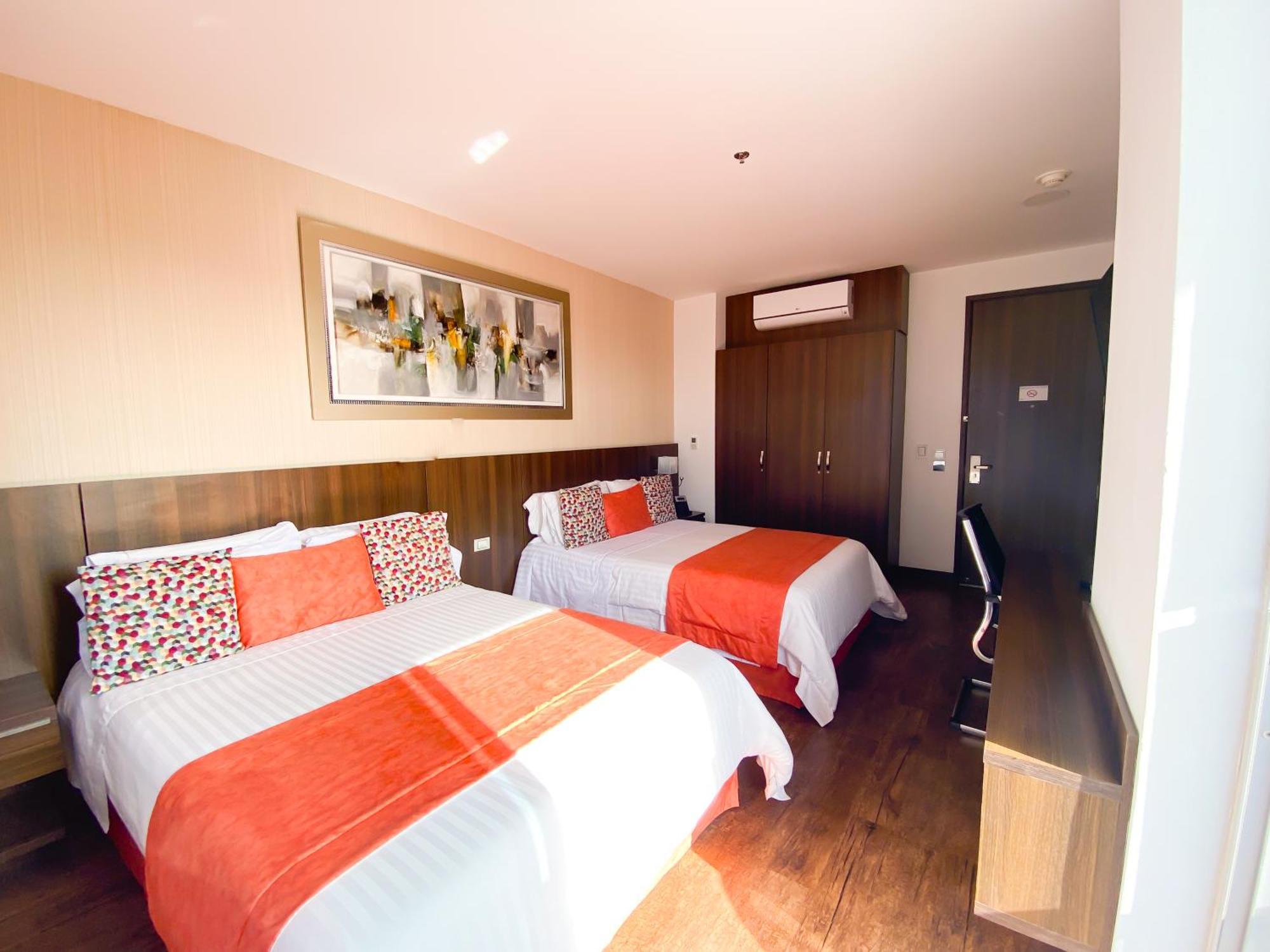 Hotel Royal Elim International Кали Екстериор снимка