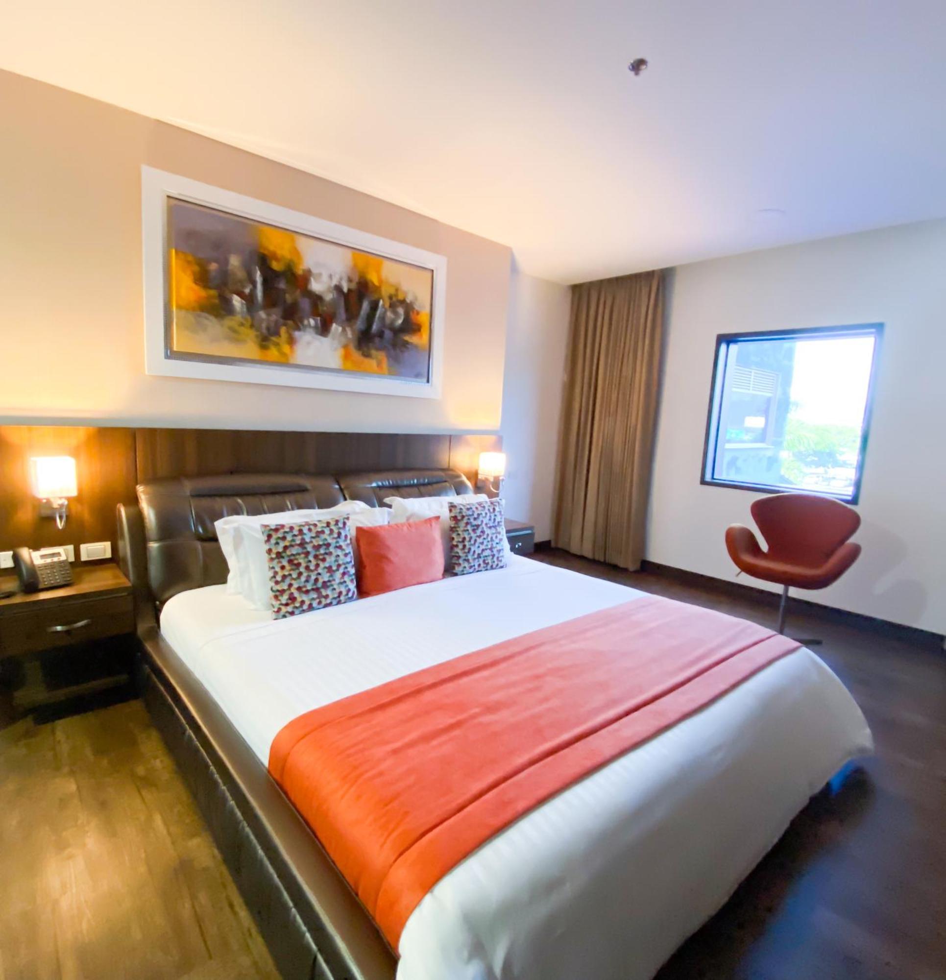Hotel Royal Elim International Кали Екстериор снимка A bedroom at the hotel