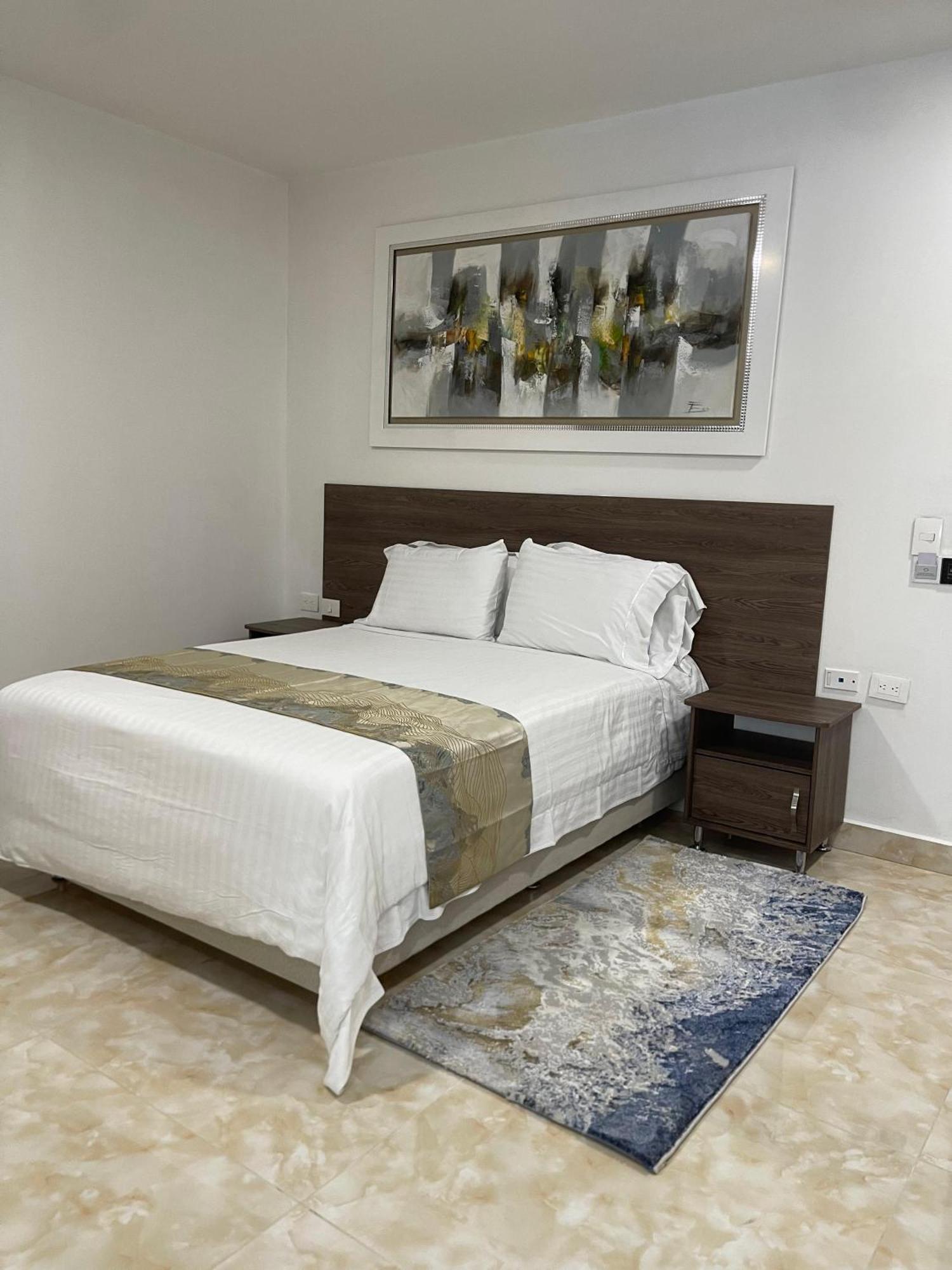 Hotel Royal Elim International Кали Екстериор снимка A bedroom at the hotel